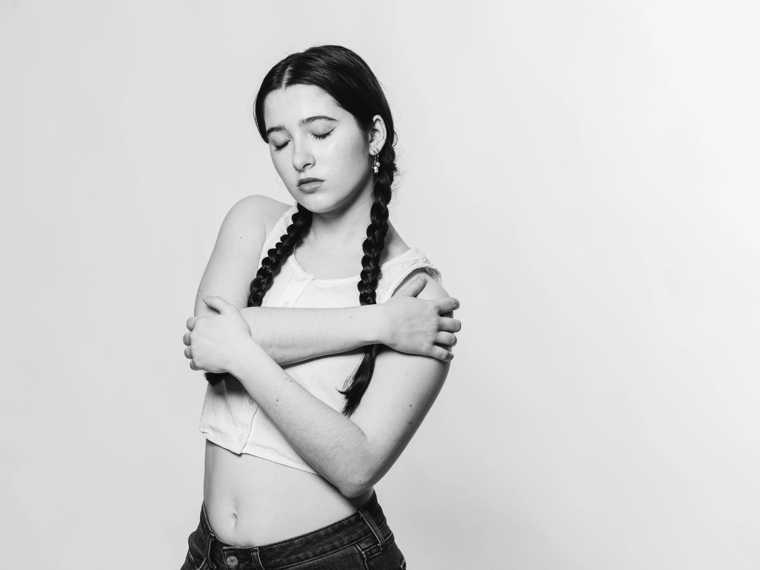 Tessa is a singer/songwriter from Los Angeles. Her debut single